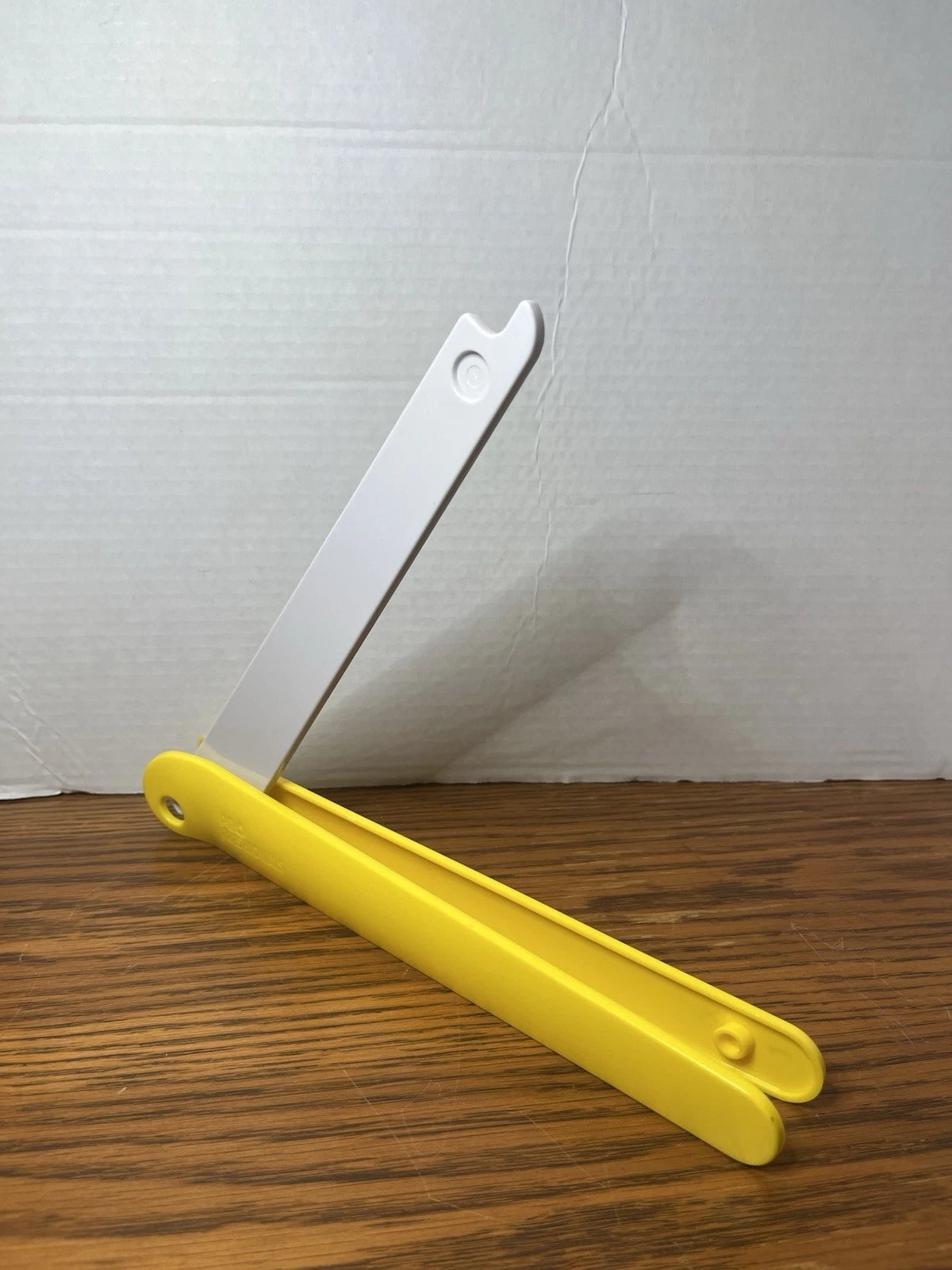 Pro Freshionals Folding Banana Hanger